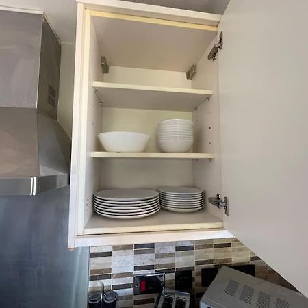 Lovely Two Bed Flat 런던 외부 사진