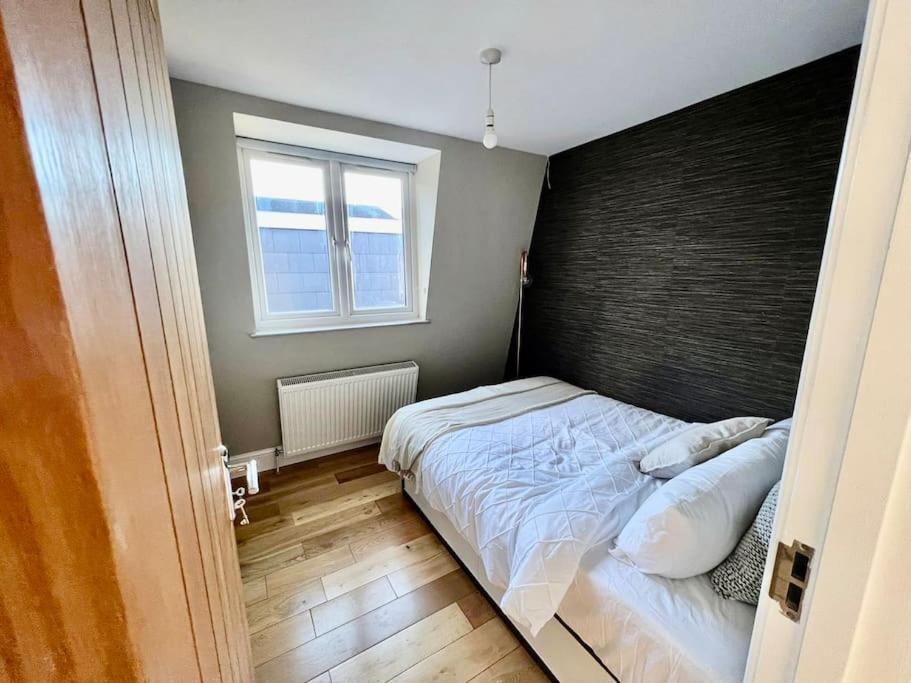 Lovely Two Bed Flat 런던 외부 사진